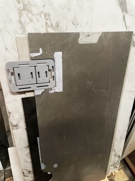 резка отверстий в керамограните для инсталляции.jpeg