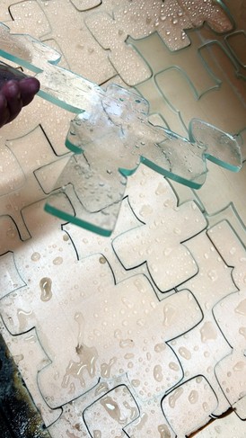 резка стекла в спб.jpeg